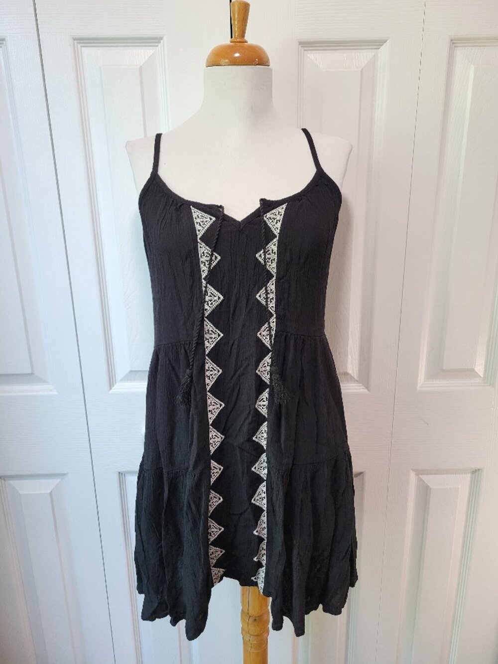 MUDD Black & Cream Embroidered Boho Tiered Camisole Tassel Dress sz S EUC Summer